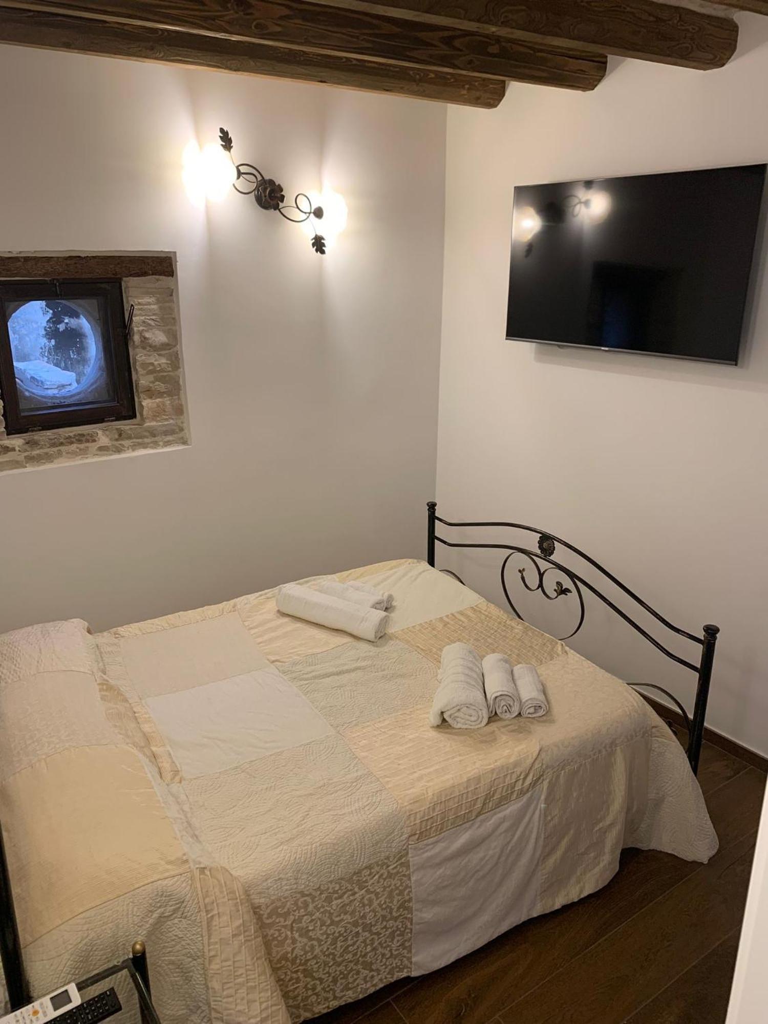 Il Torrione Apartment Terlizzi Bagian luar foto